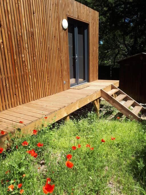 Joli Studio Climatise Avec Jacuzzi Prive Et Entree Independante Fréjus Eksteriør billede